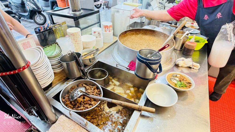 【春來蚵仔麵線】後山埤捷運站銅板美食|七喜春來好滋味 歷經30餘年的美味保證 - 第3張圖 【春來蚵仔麵線】後山埤捷運站銅板美食|七喜春來好滋味 歷經30餘年的美味保證